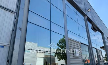 Excelente Bodega con Oficinas en el mejor Parque Empresarial de Renca