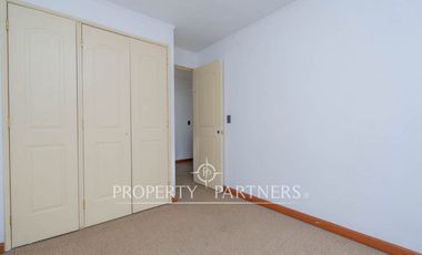 Casa en arriendo en Peñalolén con excelente terreno condominio Arboleda