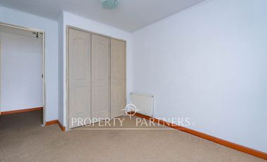 Casa en arriendo en Peñalolén con excelente terreno condominio Arboleda