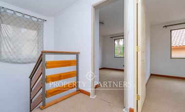 Casa en arriendo en Peñalolén con excelente terreno condominio Arboleda