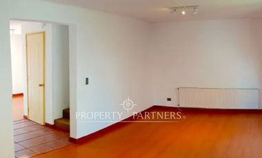 Casa en arriendo en Peñalolén con excelente terreno condominio Arboleda