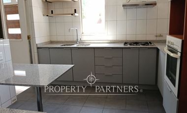 Casa en arriendo en Peñalolén con excelente terreno condominio Arboleda
