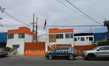 Se arrienda galpón en la zona industrial