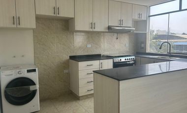Departamento A 1 Cuadra De Pedro Venturo En Santiago De Surco
