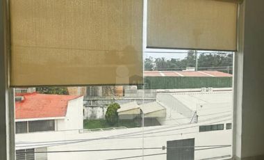 Edificio corporativo en renta con 6 estacionamientos