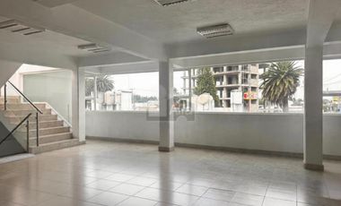 Edificio corporativo en renta con 6 estacionamientos