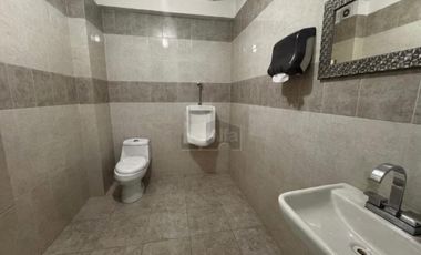 Edificio corporativo en renta con 6 estacionamientos