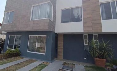 Renta casa en condominio atrás de Plaza San Diego, Puebla.