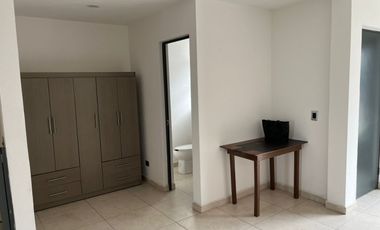 Renta casa en condominio atrás de Plaza San Diego, Puebla.