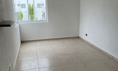 Renta casa en condominio atrás de Plaza San Diego, Puebla.
