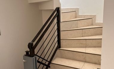 Renta casa en condominio atrás de Plaza San Diego, Puebla.