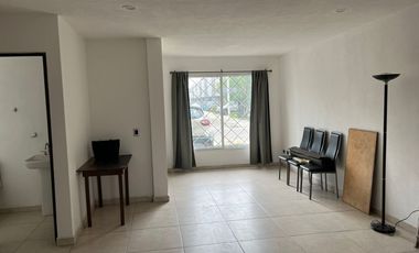 Renta casa en condominio atrás de Plaza San Diego, Puebla.