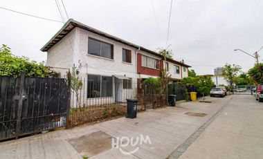 CASA EN VENTA EN PROVIDENCIA, 2 PISOS (OPORTUNIDAD)