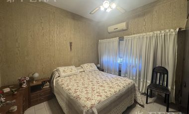 Venta casa 3 ambientes con cochera en Sarandi