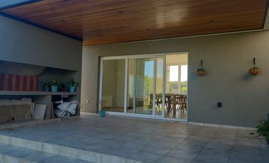 Casa en Alquiler en Las Cañitas Barrio Privado . 3 dormitorios. Amoblada