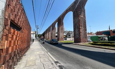 Terreno FRENTE A LOS ARCOS-Acueducto de Qro/ Ideal para franquicias