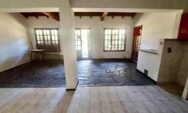 Casa en venta - 3 Dormitorios 1 Baño - Villa Elisa