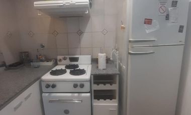 Casa en venta - 2 Dormitorios 2 Baños - 85Mts2 - Lobos