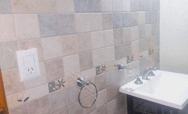 Casa en venta - 2 Dormitorios 2 Baños - 85Mts2 - Lobos