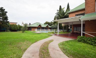 Casaquinta zona Cruce Varela