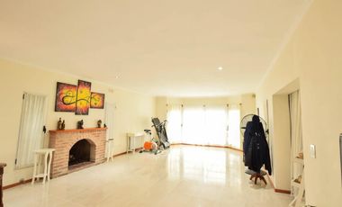 Casaquinta zona Cruce Varela