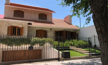 Casa en  Venta en Quinta Sección - Capital - Mendoza