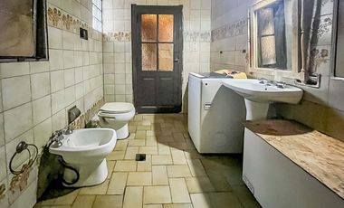 VENTA/PERMUTA – Casa 5 dormitorios. Abasto, Rosario.