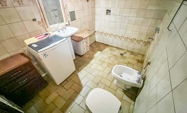 VENTA/PERMUTA – Casa 5 dormitorios. Abasto, Rosario.