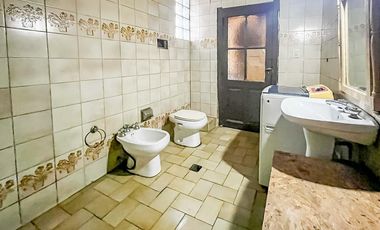 VENTA/PERMUTA – Casa 5 dormitorios. Abasto, Rosario.