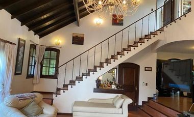 Casa en venta - 2 Dormitorios 3 Baños - 2.400Mts2 - Sierra de Los Padres