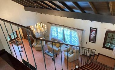 Casa en venta - 2 Dormitorios 3 Baños - 2.400Mts2 - Sierra de Los Padres