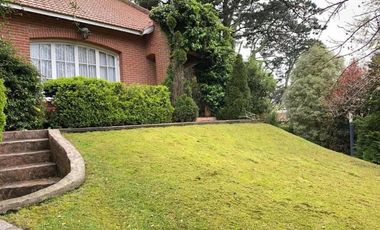 Casa en venta - 2 Dormitorios 3 Baños - 2.400Mts2 - Sierra de Los Padres