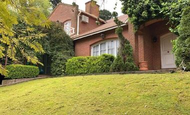 Casa en venta - 2 Dormitorios 3 Baños - 2.400Mts2 - Sierra de Los Padres