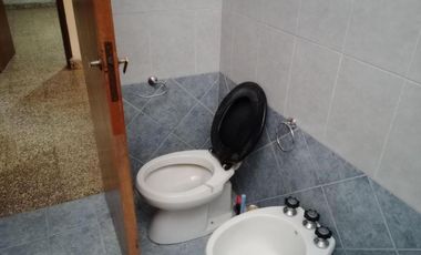 Casa en venta - 2 Dormitorios 1 Baño - 250Mts2 - Córdoba Capital