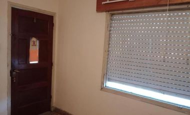 Casa en venta - 2 Dormitorios 1 Baño - 250Mts2 - Córdoba Capital