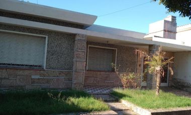 Casa en venta - 2 Dormitorios 1 Baño - 250Mts2 - Córdoba Capital