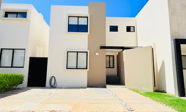 CASA EN VENTA EN CONKAL EN PRIVADA CUMBRES NOVONORTE