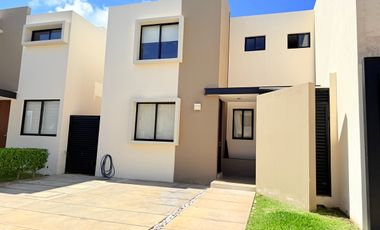 CASA EN VENTA EN CONKAL EN PRIVADA CUMBRES NOVONORTE