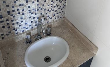 1 ambiente frente  con balcon vista avierta y doble circulacion.