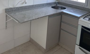 1 ambiente frente  con balcon vista avierta y doble circulacion.