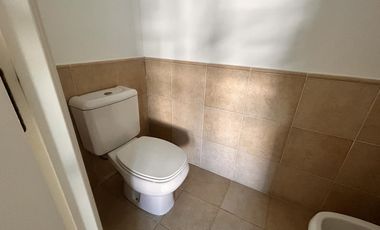 Propiedad en 2 Plantas con Piscina