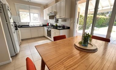 Propiedad en 2 Plantas con Piscina