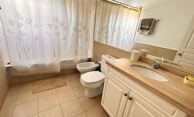 Propiedad en 2 Plantas con Piscina