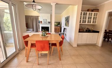 Propiedad en 2 Plantas con Piscina