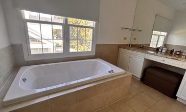 Propiedad en 2 Plantas con Piscina