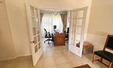 Propiedad en 2 Plantas con Piscina