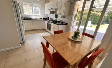 Propiedad en 2 Plantas con Piscina