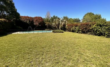 Propiedad en 2 Plantas con Piscina
