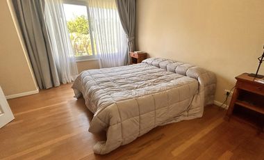 Propiedad en 2 Plantas con Piscina