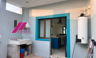 CASA CAMPESTRE CON VISTA AL VOLCAN